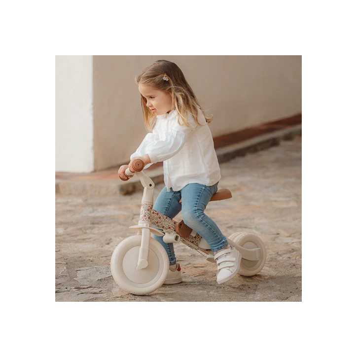 Triciclo Sunny Flower – Off White – Little Dutch ( 4-em-1 ) Triciclo Sunny Flower – Off White – Little Dutch ( 4-em-1 )