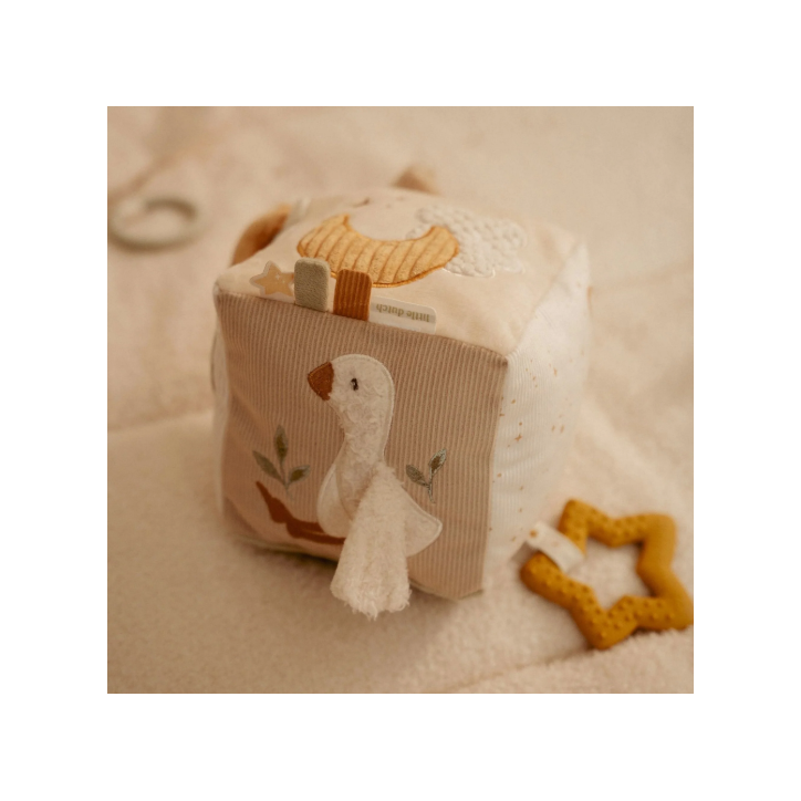 Activity Cube - Newborn Naturals