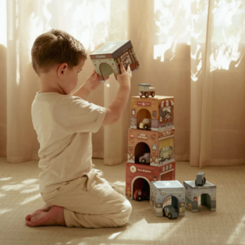 Cubos empilháveis c/ carros - (inclui 6 carros)